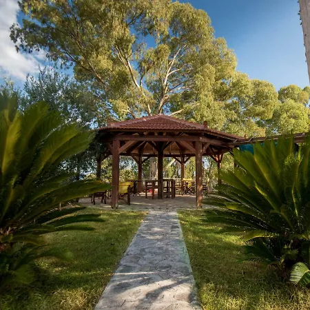 בית נופש Zoumpouli Village *