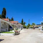 Zoumpouli Village * Спартия